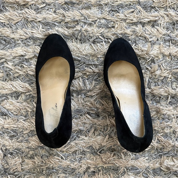 Elegant Marc Fisher Black Suede Women's Heels, Size 6 - Picture 5 of 8